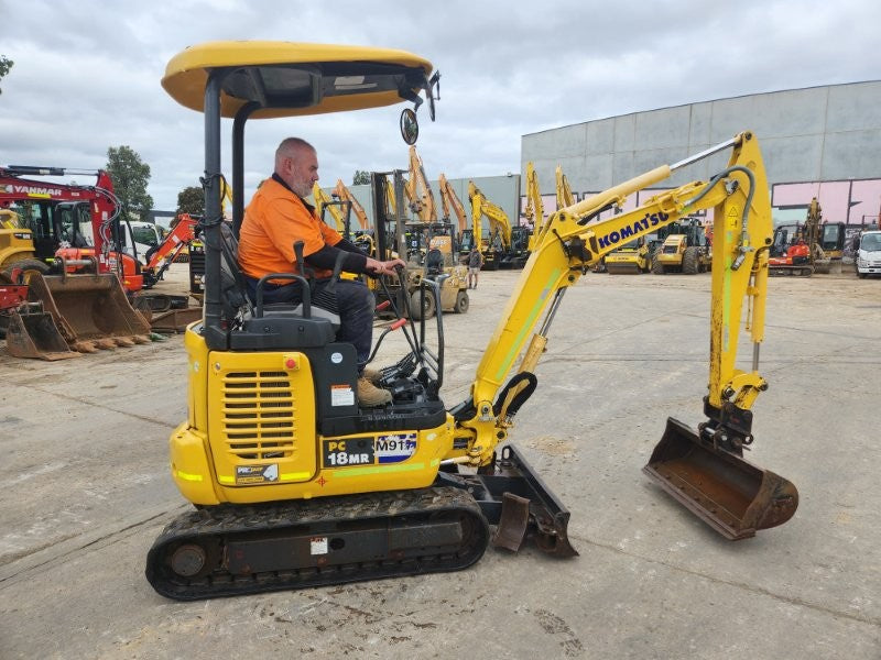 
								2022 Komatsu PC18MR-3 1.9T Mini Excavator full									