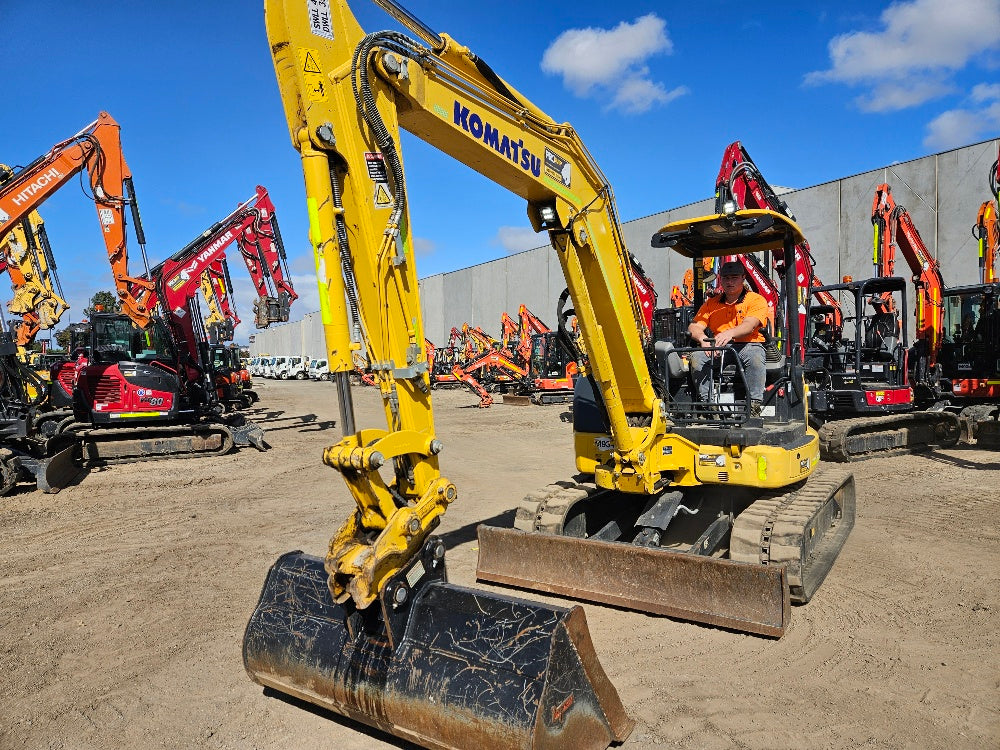 
								2022 Komatsu PC55MR-5 5.5T Excavator full									