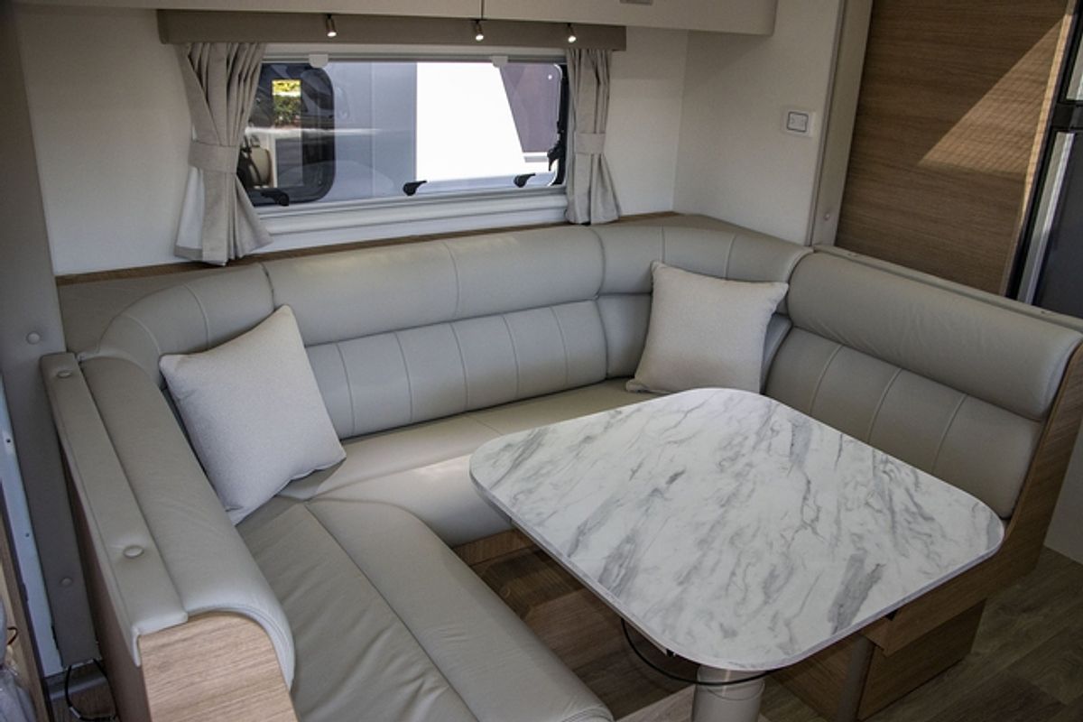 
								2026 Jayco Silverline Caravan 25.78-6.OB.SL-MY26 full									