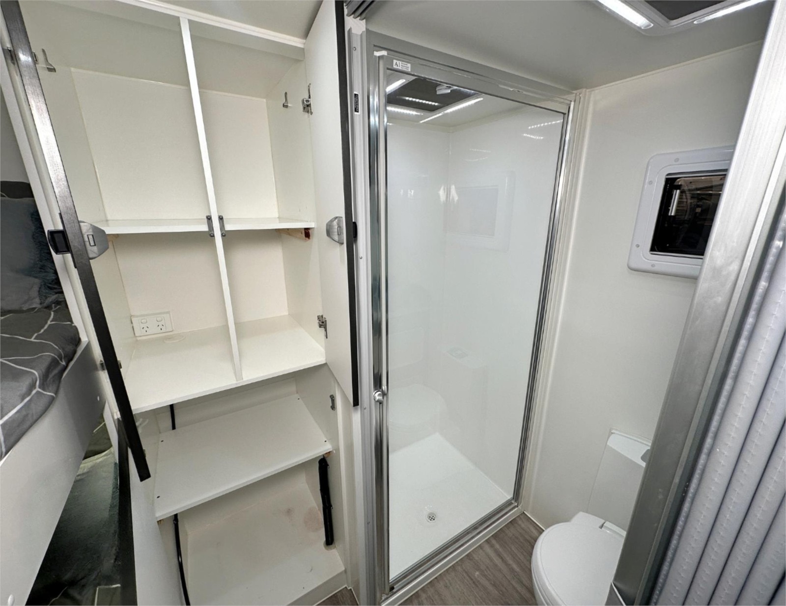
								2023 Network RV Terrain Tuff Bunks full									