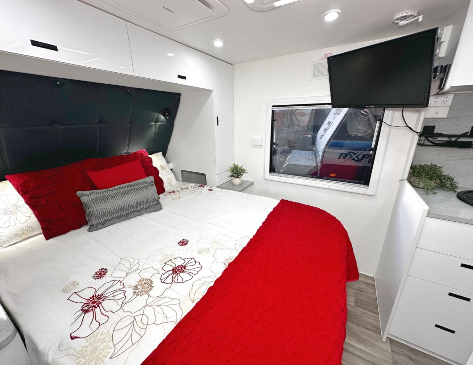 
								2022 Network RV Terrain Tuff Off Road Caravan full									