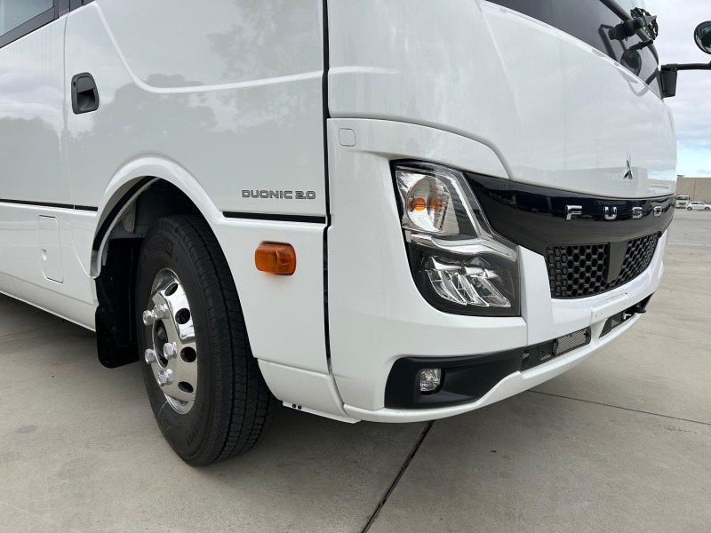 
								2026 Mitsubishi Fuso Rosa 22 Seat Deluxe full									