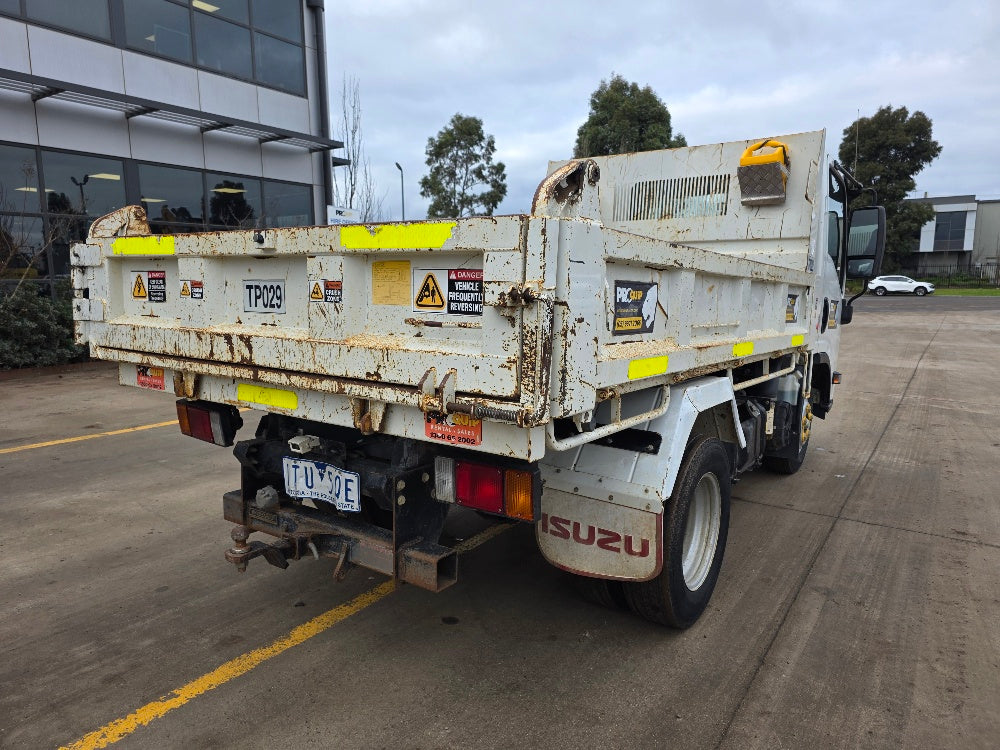 
								2021 Isuzu NMR45-150 Tipper full									