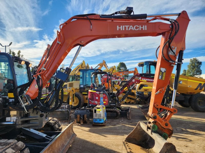 
								2023 Hitachi ZX85USB-5 8.7T Excavator full									