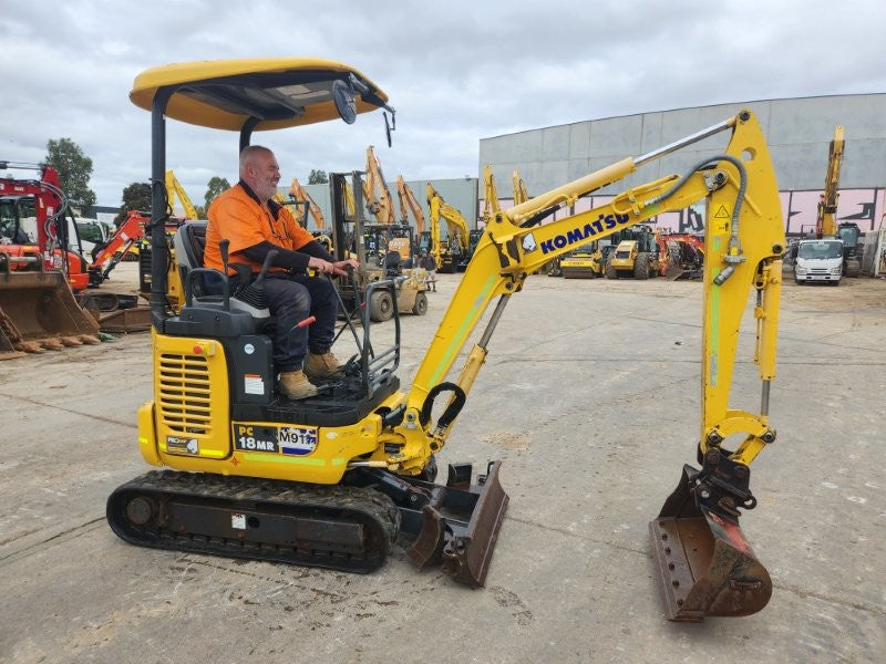 
								2022 Komatsu PC18MR-3 1.9T Mini Excavator full									