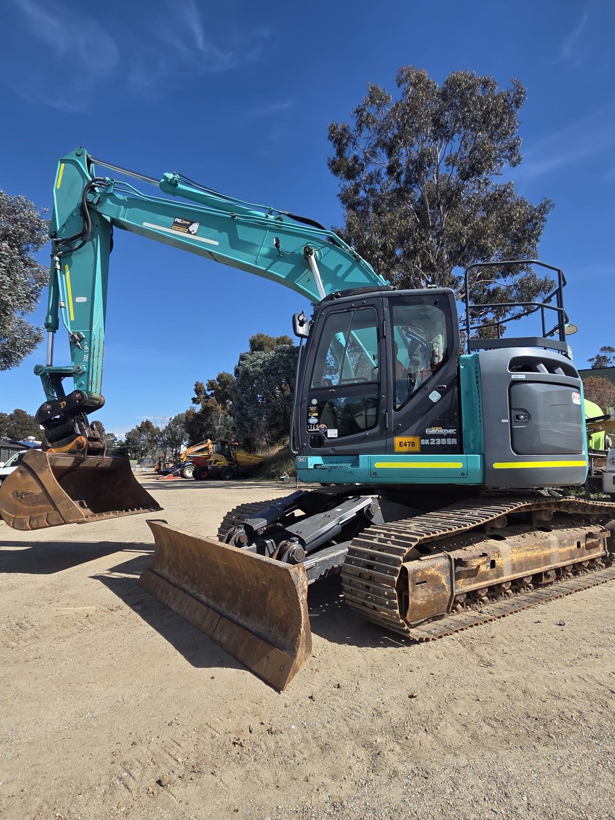 
								2020 Kobelco SK235SR-2 25T Excavator full									