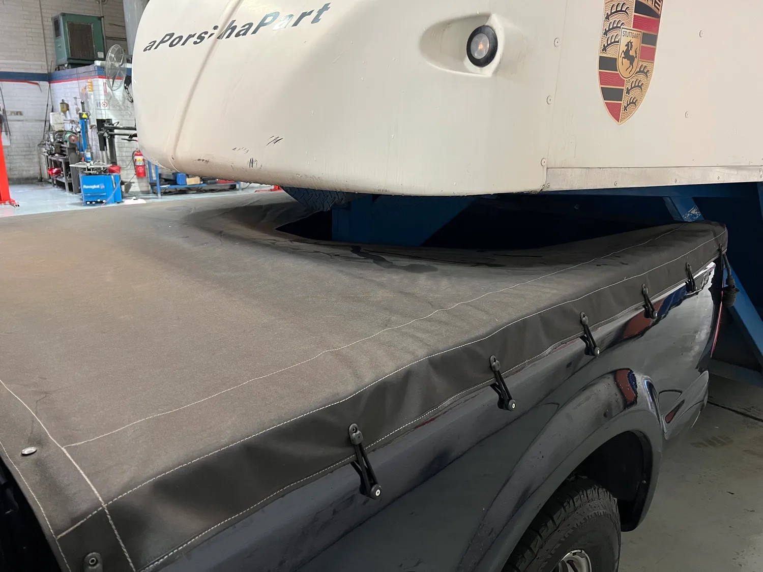 
								2002 Ford F250 and MRT Trailer full									