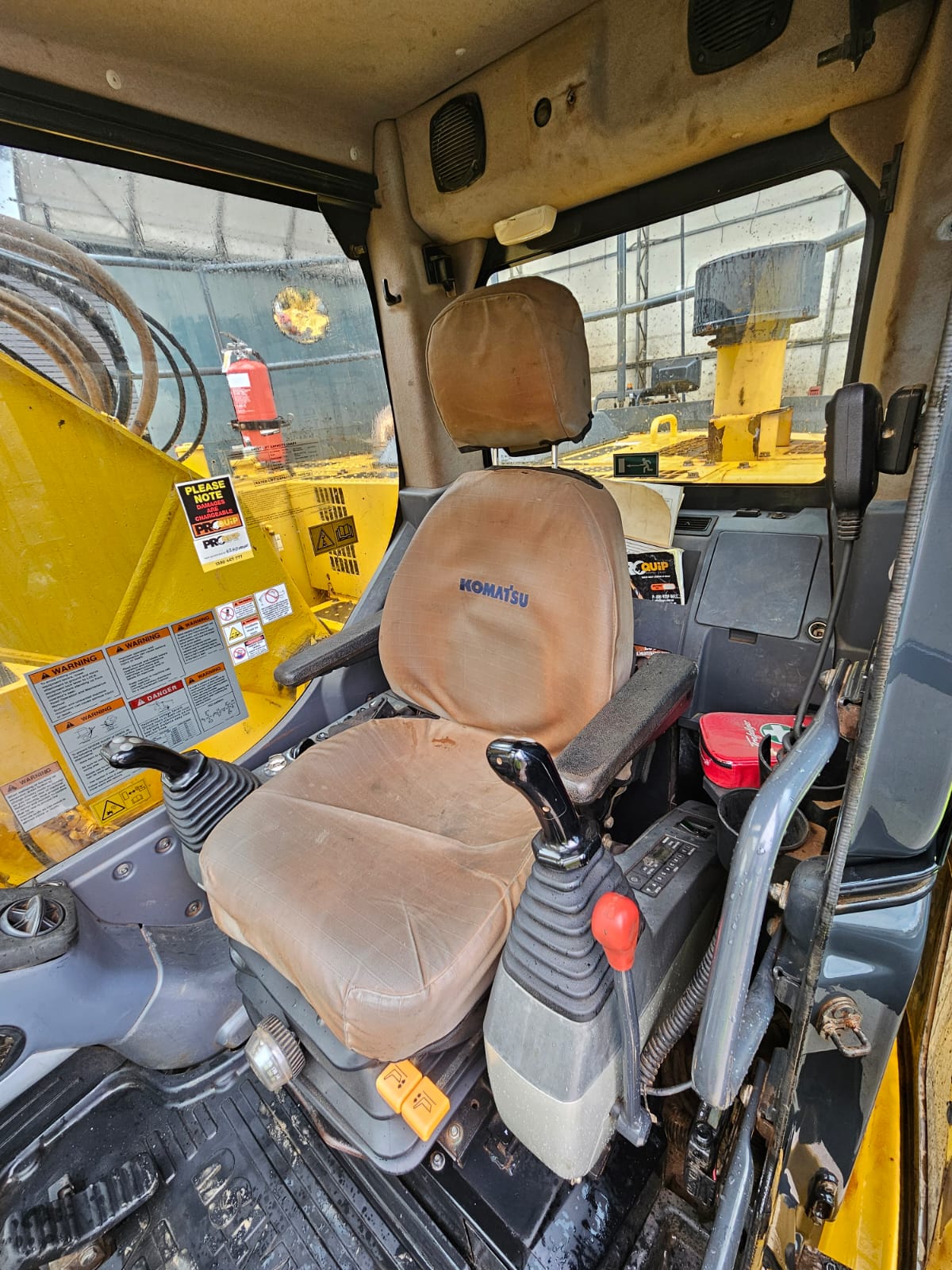 
								2018 Komatsu PC228US-8 24T Excavator full									