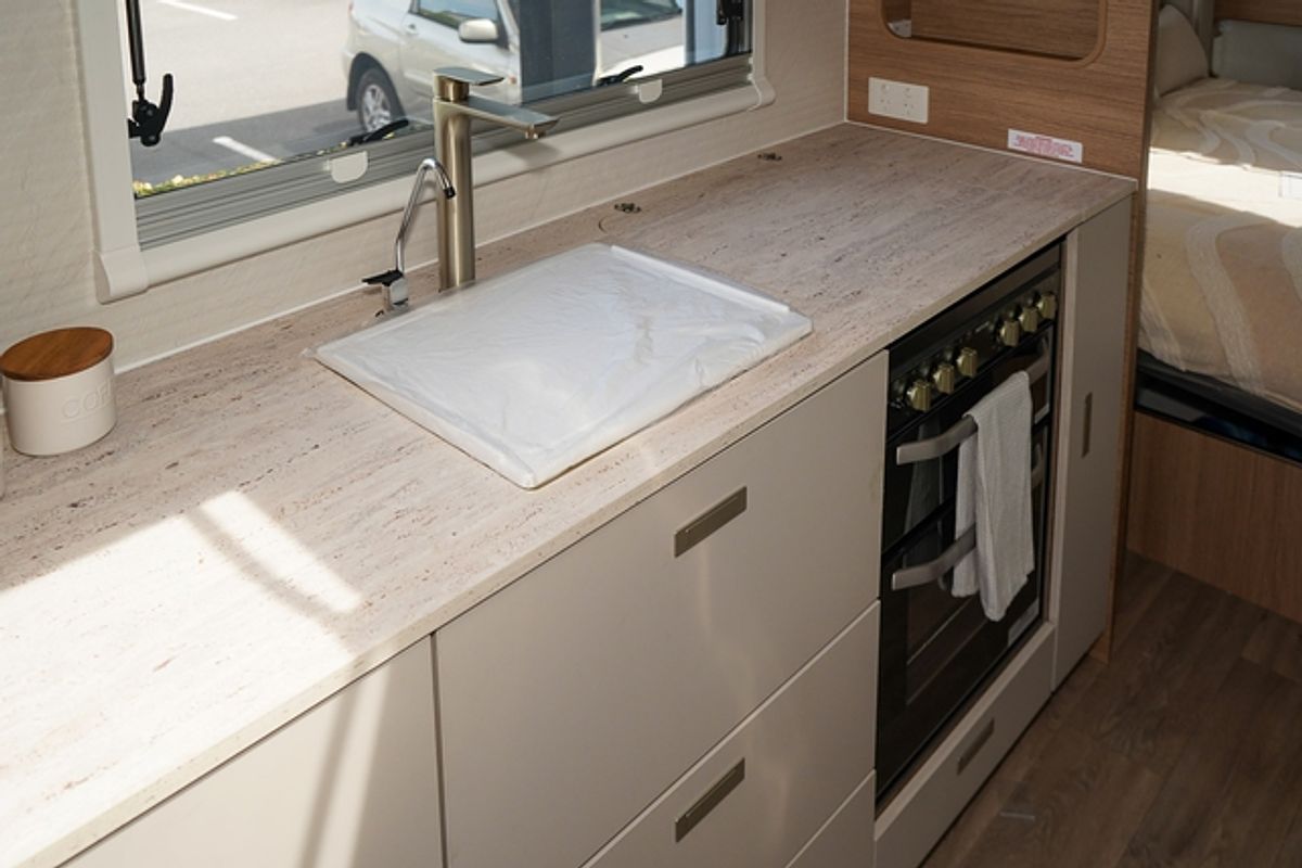 
								2026 Jayco Silverline Caravan 21.65-3.OB.SL-MY26 full									
