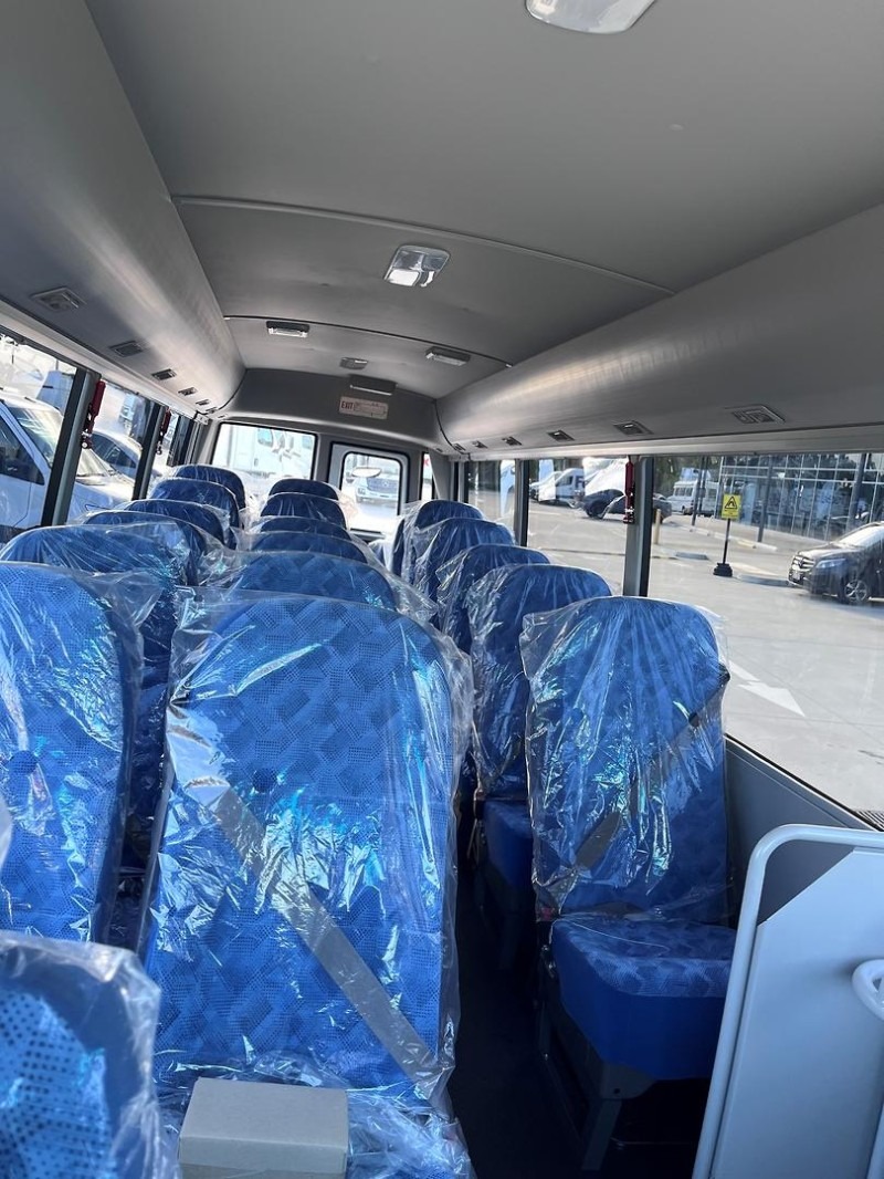 
								2025 Mitsubishi Fuso Rosa 25 Seat Deluxe full									