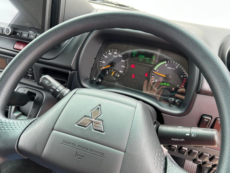 
								2026 Mitsubishi Fuso Rosa 22 Seat Deluxe full									