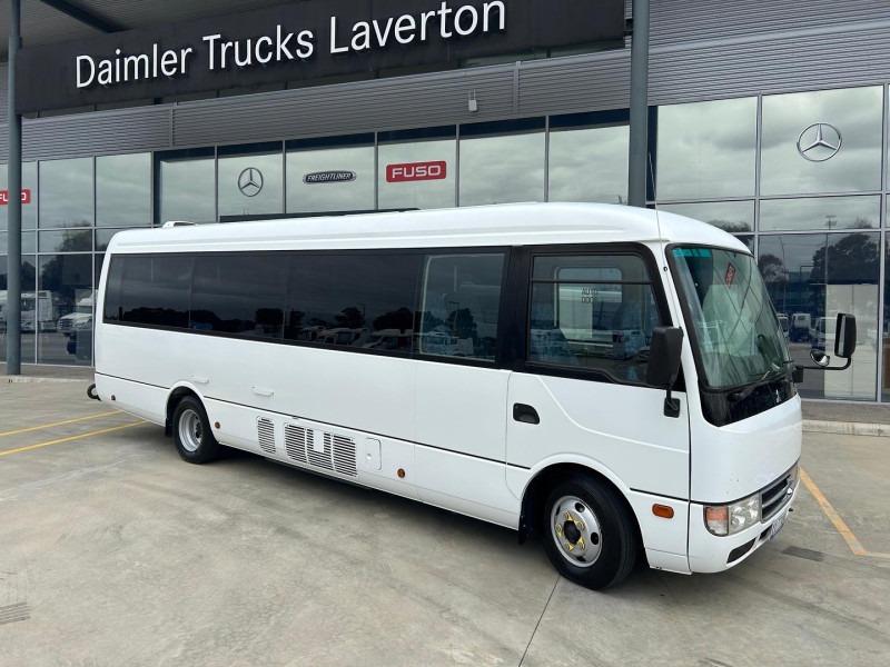 
								2019 Mitsubishi Fuso Rosa 25 Seat Mini Coach full									