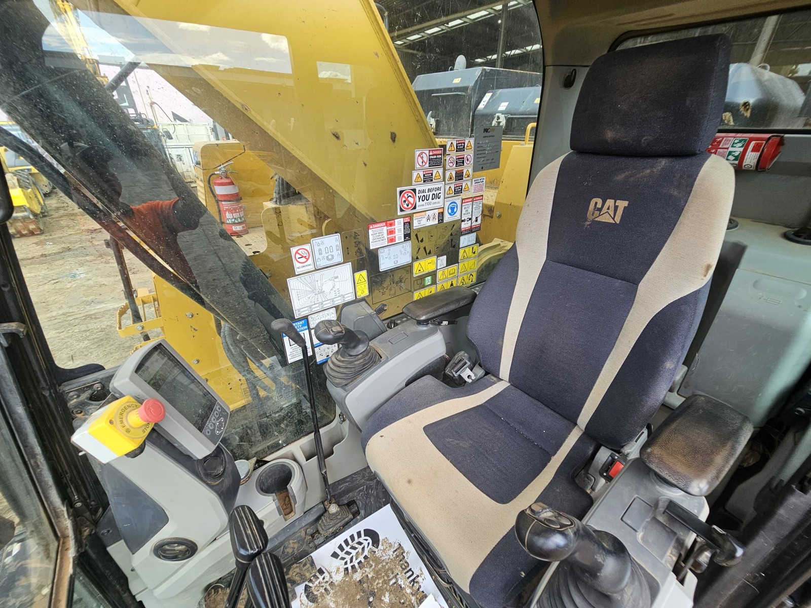 
								2019 Caterpillar 335FL 38T Excavator full									