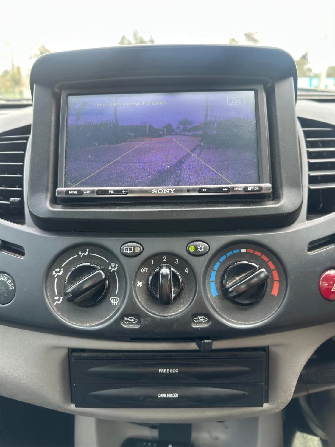 
								2012 Mitsubishi Triton GLX full									